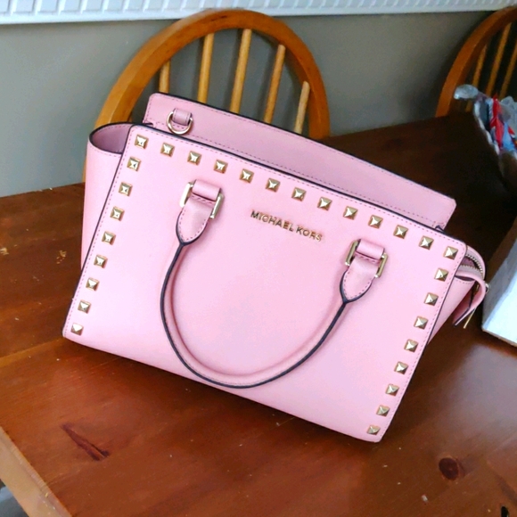 Michael Kors Handbags - Michael kors purse